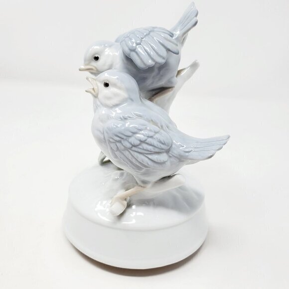 39. Otagiri Bird Music Box "It's A Small World" SALE - Picture 2 of 7